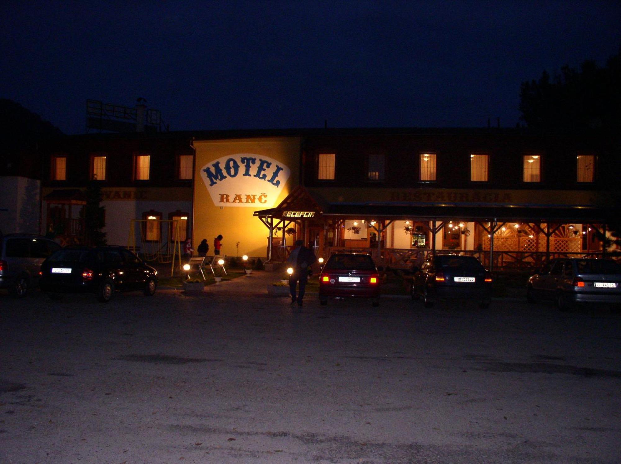 Motel Ranc Ruzomberok Exterior photo